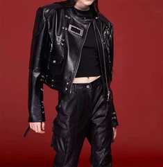 Δροσερή μαύρη δαντέλα - επάνω δερμάτινο σακάκι ζευγαρώματος